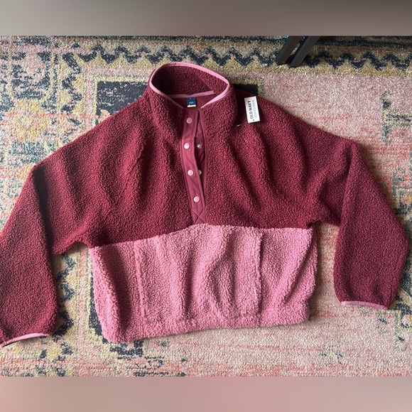 Sherpa Pullover - Picture 1 of 3